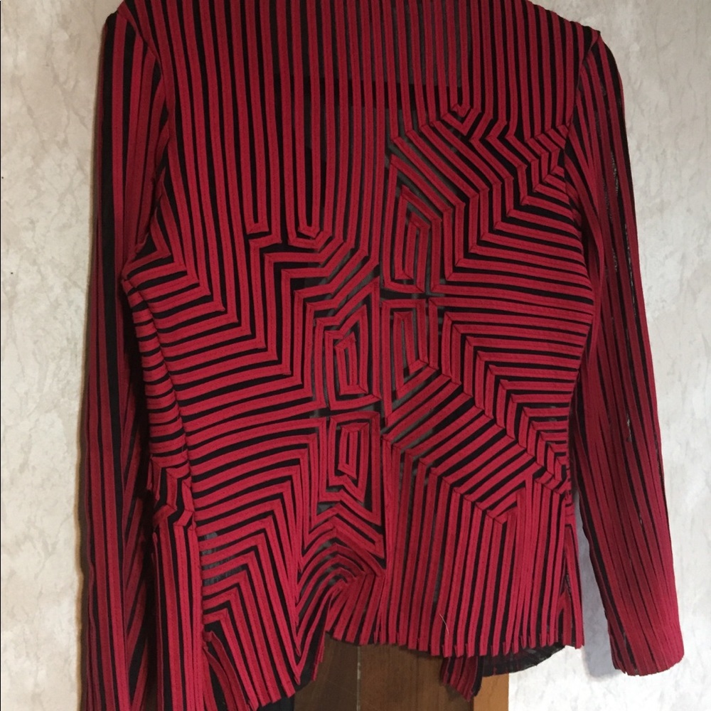 Unique red and black jacket blazer - Picture 3 of 3